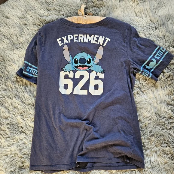 👕 2/$20Lilo & Stitch Tee Disney - Picture 5 of 7